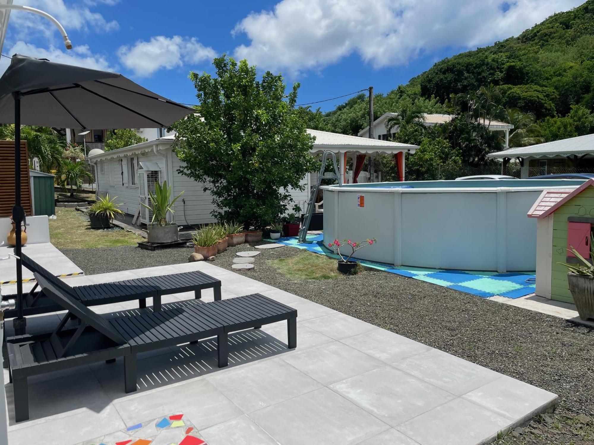 Bungalow "Doussin' Kreyol", Au Calme A 150M De La Plage Grande Anse 외부 사진